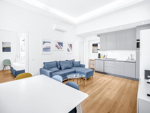 Four Seasons Luxury Apartment 50 m from Duomo