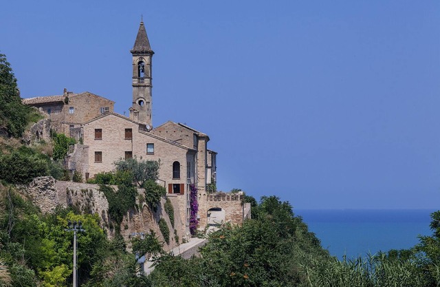 Villa en cuatro plantas, todas con vista al mar ubicada en el centro histórico.