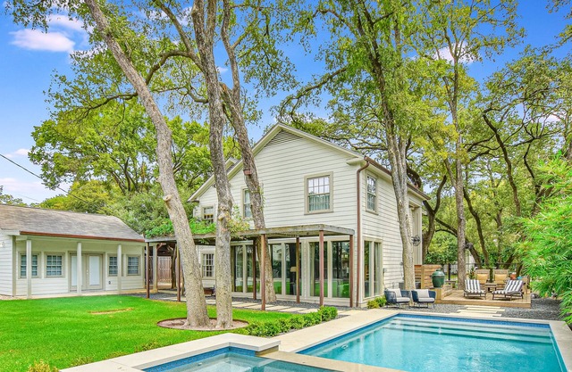 ANKUNFT ATX LANDMARK | Bis zu 9Bds | Perfekt für UT Games | Pool / Spa | Historisch