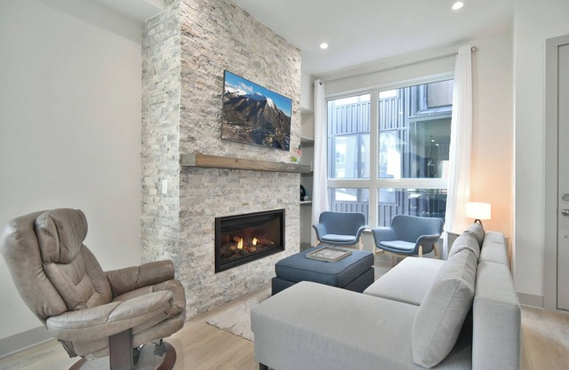 Fourth Street Crossing Ptarmigan Townhome: Downtown, Close to Everything!