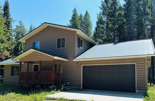 🦊 Fox Den ~ New to VRBO ~ Wifi ~ Close to Yellowstone ~ Cabin in the pines of Island Park.