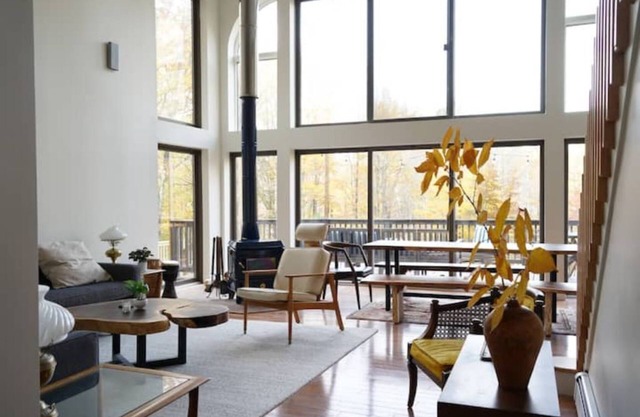 Fox & Quail: 5BR, pond, hike, ski, swim
