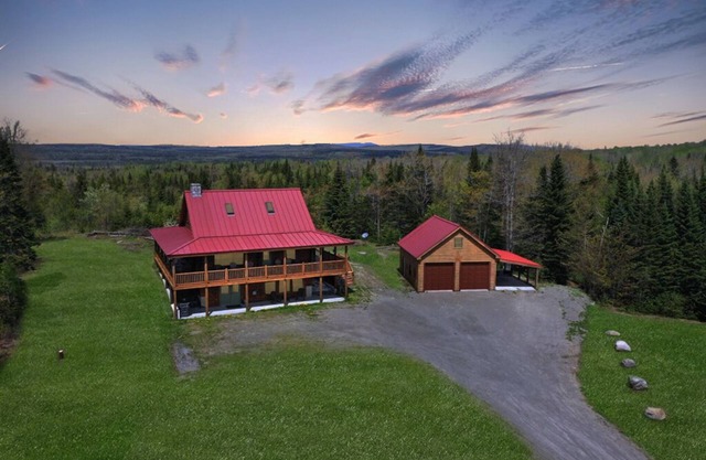 Fox Quarry Lodge (Direct ATV and Snowmobile Trail Access!)