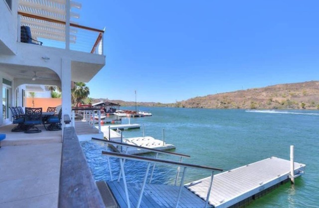 Fox River House - New Mega Dock coming January 2025