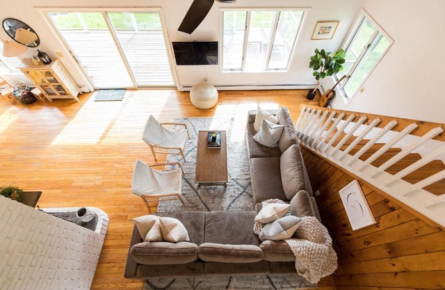 Fox Run Escape: Modern Ski Getaway w/ Sunset Views, Near Windham Mountain