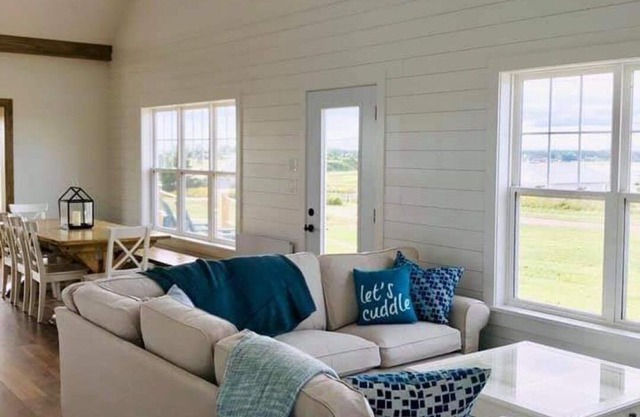Foxcliff Cottage - A newly built executive seaside vacation rental!
