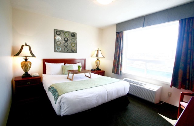 Foxwood Inn & Suites
