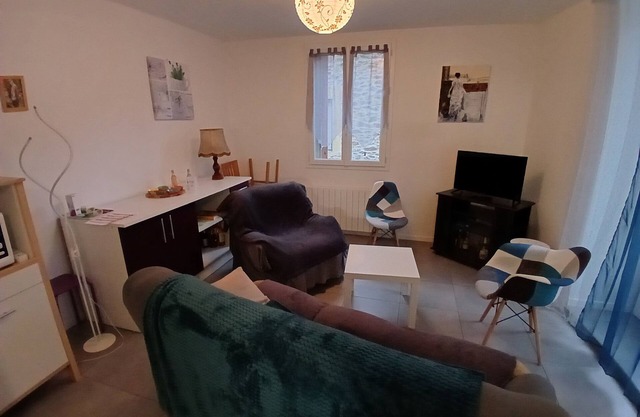 Charming T4 duplex (2nd floor) in the heart of the village