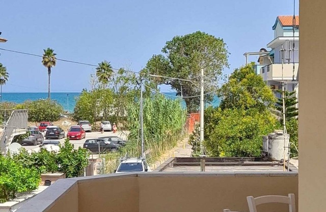 RESIDENCE EFFERRE 50 Meter vom Meer entfernt Wohnung von 150 Quadratmetern