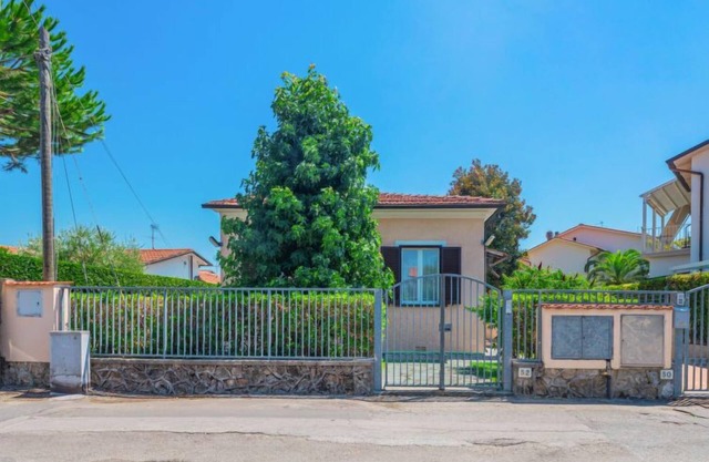 Francesca by Interhome