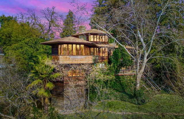 Frank Lloyd Wright Inspired Luxury Treetop Getaway