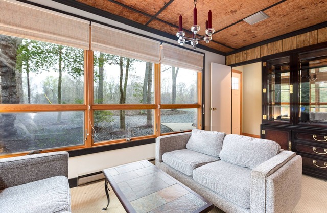 Frank Lloyd Wright inspired home on 5 acres near Dahlgren base