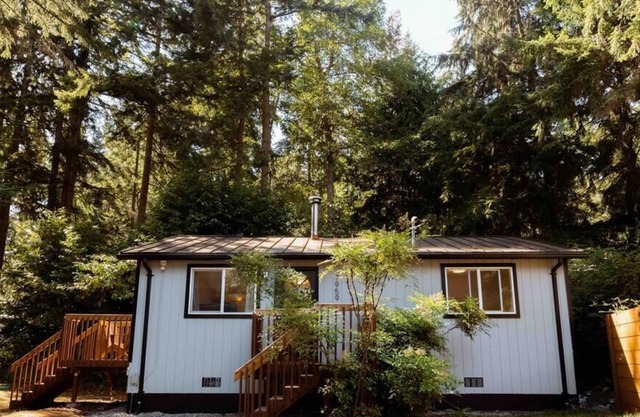 Franklin and Riley’s Island Hideaway