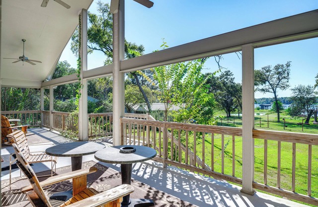 Franklin Home w/ Water Views: Outdoor Dining Area!