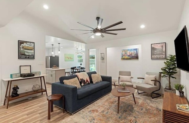 Franklin Park, 4BR, King Beds | Dove Springs Oasis