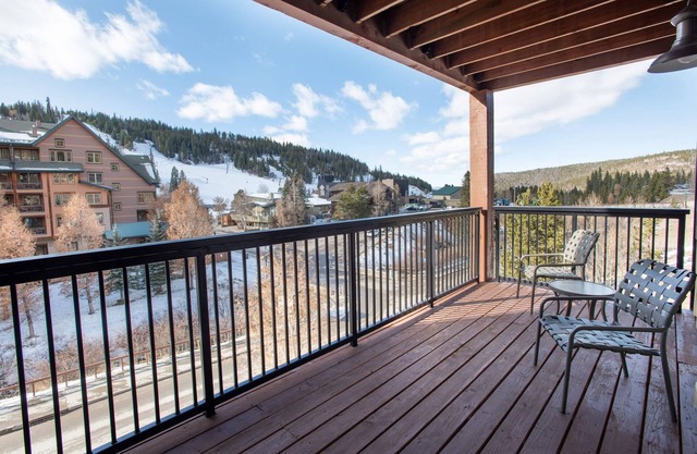Fraser Crossing/Founders Pointe, Condo | 2 bedroom w/ Gondola Access (Value Rated Condo 3402)