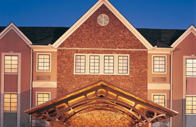 Free Breakfast. Pool & Hot Tub. Close to Mayo Clinic! Great for Business Travelers!