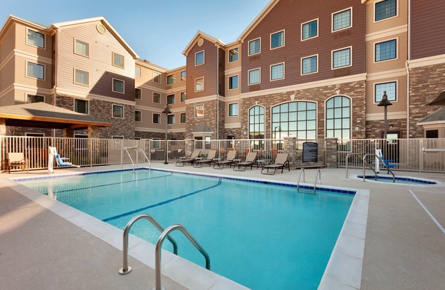 Frühstück kostenlos. Pool & Whirlpool. King Suite. In der Nähe der neuen Standorte Chevron und Oxy!
