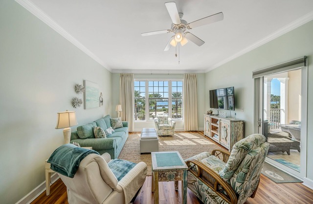 FREE Daily Golf! Reflections 302 Bayfront Living, Heated Resort Pool, Hot Tub