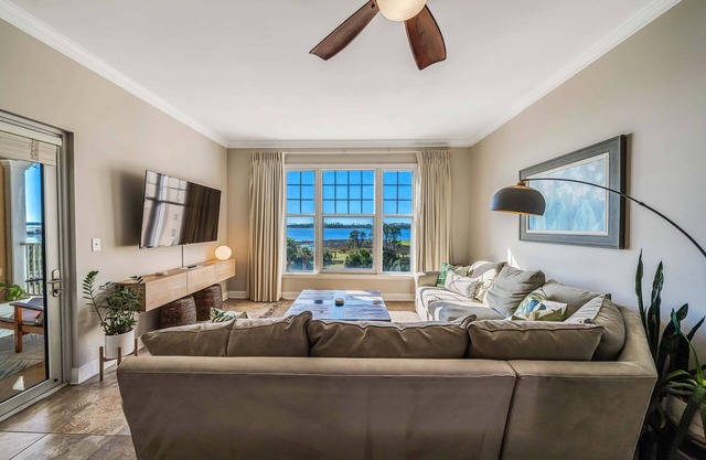 FREE Golf+Tix! Reflections 511 Bayfront Beauty w/Heated Resort Pool & Hot Tub