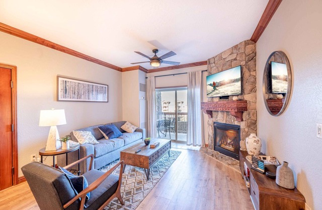 *Flash Sale* Perfect Mountain Getaway! Includes FREE Daily Activities – Kayaking, Zip Line Tours