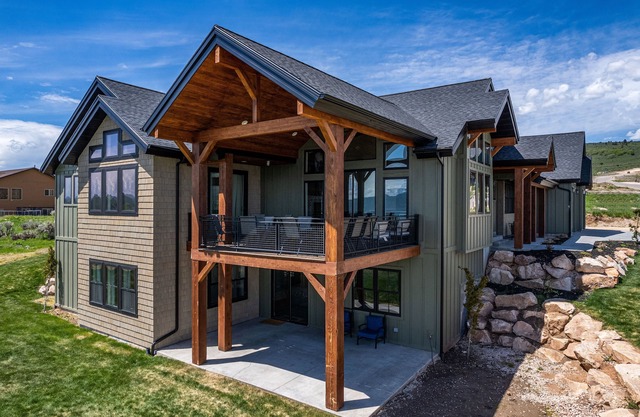 **Free Night** (Winter/Spring Stays) (Stay 3 get 4th free) Huge Lodge Sleeps 50!