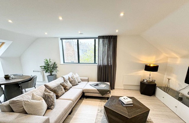 Free Parking | Central | Penthouse