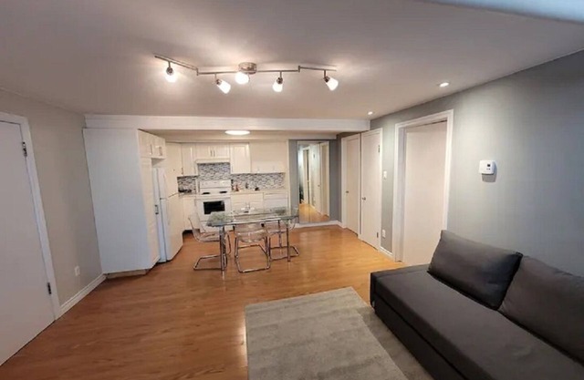 Free Parking - Great 1BR near Henri Bourassa Metro