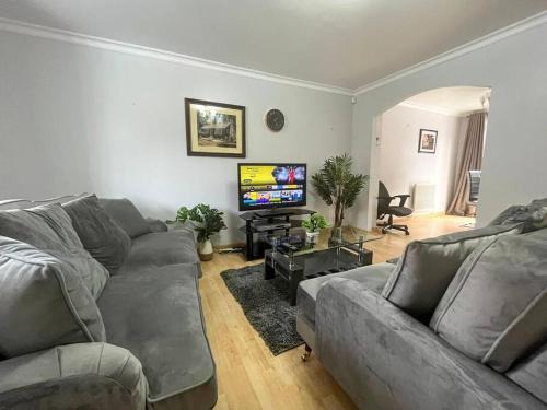 Free Parking - Home Close to City Centre