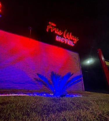 Free Way Motel