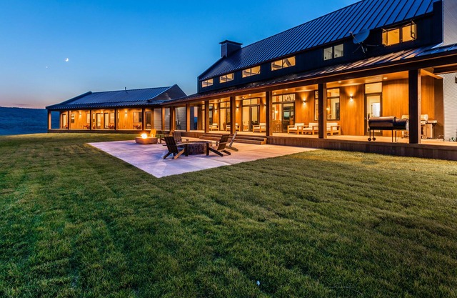 FREEDOM LODGE at White River Mountain Ranch