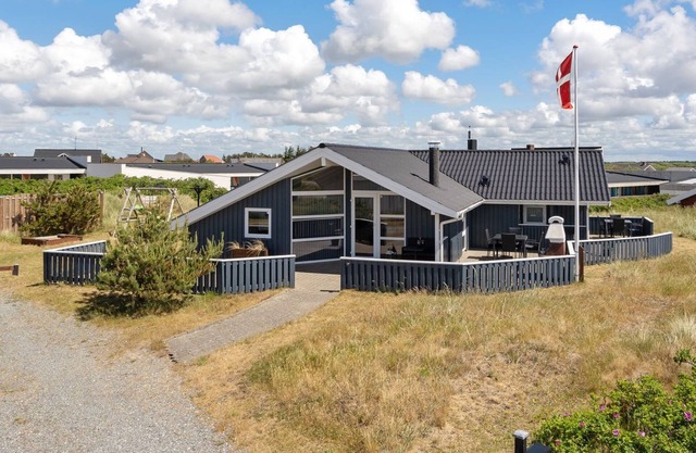"Freek" - 400m from the sea by Interhome