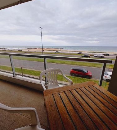 Frente al MAR hermosas vistas, con balcón y cochera