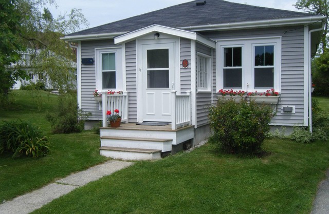 Frisch und luftig Cottage im historischen Dorf von Penobscot Bay
