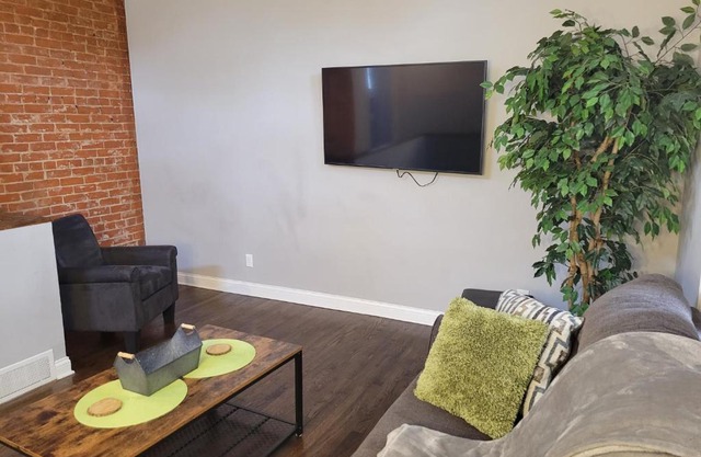 Fresh Modern Industrial split level