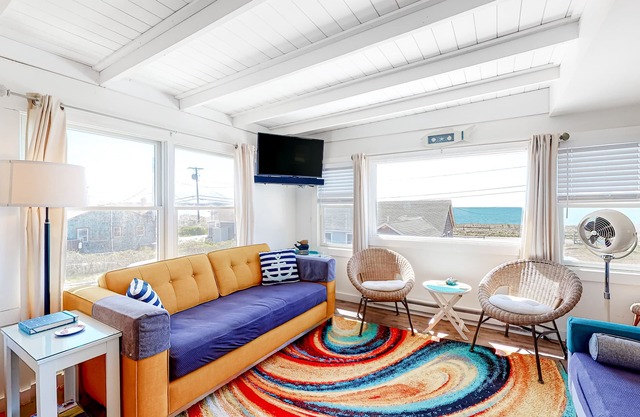 Fresh Oceanfront Cottage w/Free WiFi, Private Beach Access, Deck, & Partial A/C