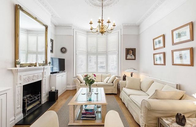 Ein traditionelles Einfamilienhaus, ideal für große Gruppen in Fulham (Veeve)