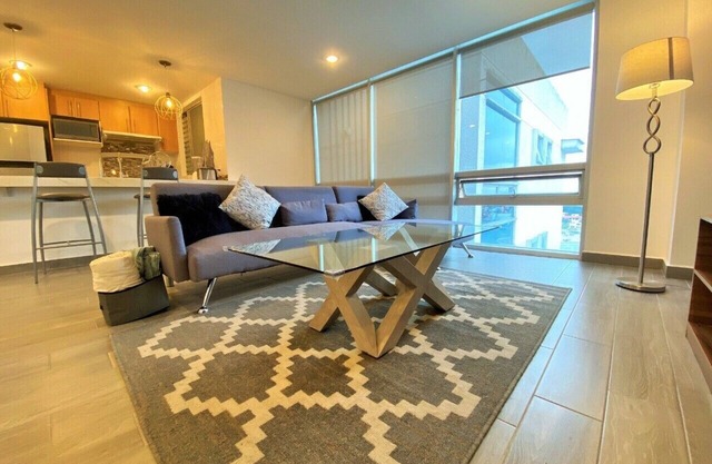Freshly renovated apartment, walk distance from supermarkets and restaurants