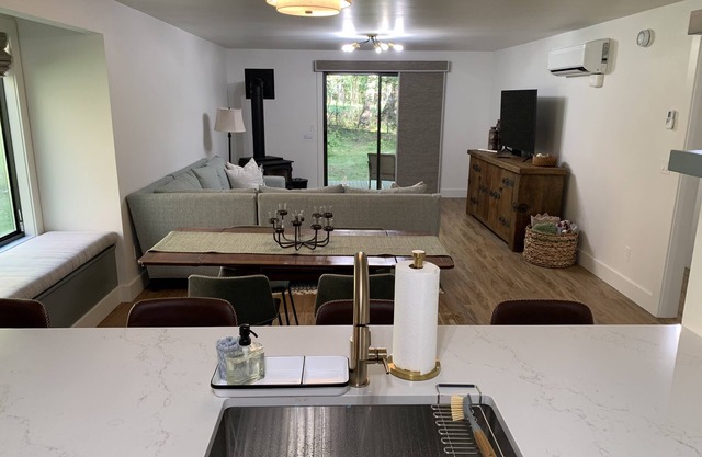 Freshly renovated golf course condo near downtown McCall and Payette Lake!