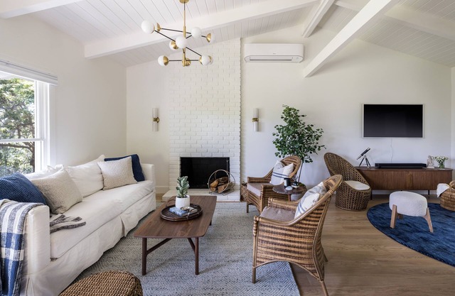 Freshly updated Montauk home w/beach parking pass, close to Gurneys and beaches