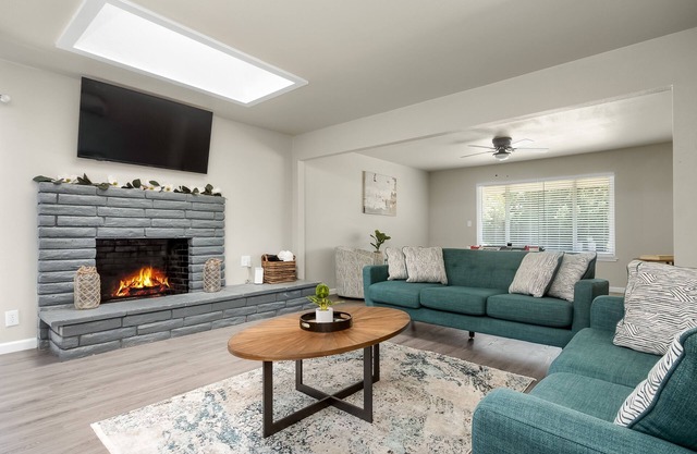 Fresno House| Air Hockey| Private Parking|4/2:Wow!