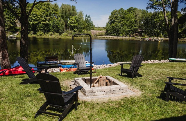 Friend and Family Lake house - Sleeps 16+