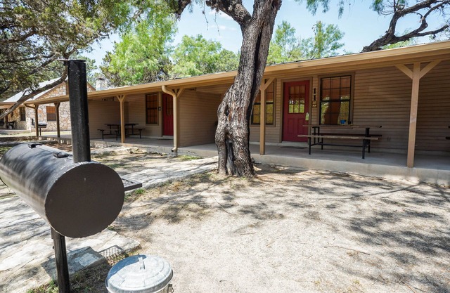 Frio Country Resort - Within walking distance to the Frio River!