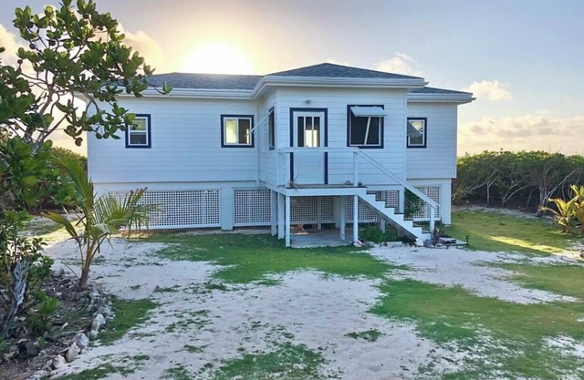 From Sunrise to Sunset: Eleuthera's Beauty at Your Doorstep