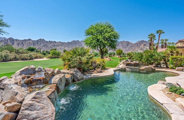 FRONT ROW SANTA ROSA MOUNTAIN VIEW ON NICHOLAS PRIVATE PGA WEST! NEW LISTING