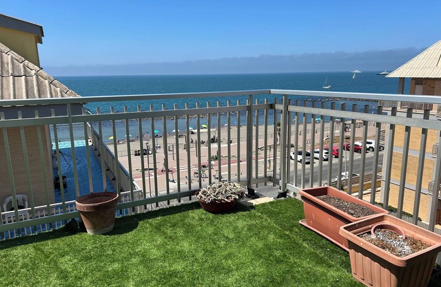 FRONT SEA LUXURY