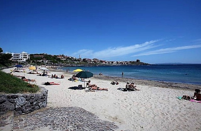 Villa direkt am Meer neben dem Strand, 5 Minuten von der Stadt entfernt, Geschäfte, Restaurant