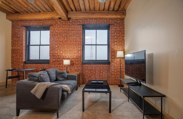 FRONTDESK Bright 1 BR Apt near The Gateway Arch