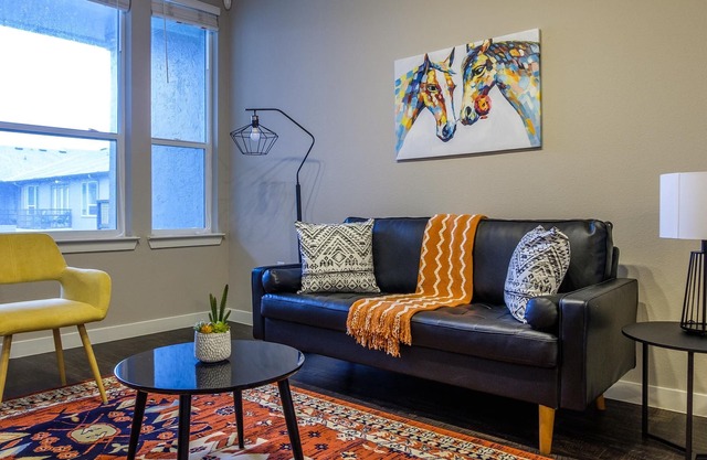 Frontdesk | Modern 1BR in West 7th