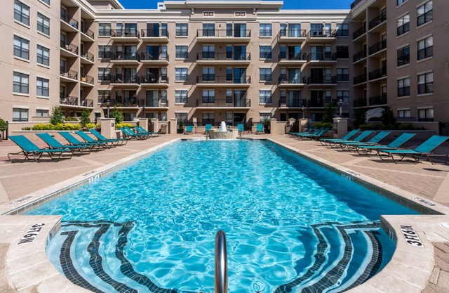 FRONTDESK Oakwood Residence Apts Uptown Dallas